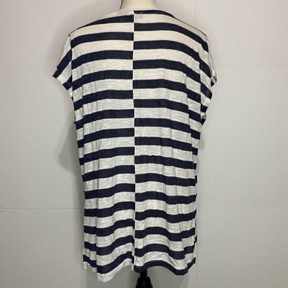 Vince Camuto Sz Medium Semi-Sheer Navy Striped Boxy Top - Picture 4 of 4